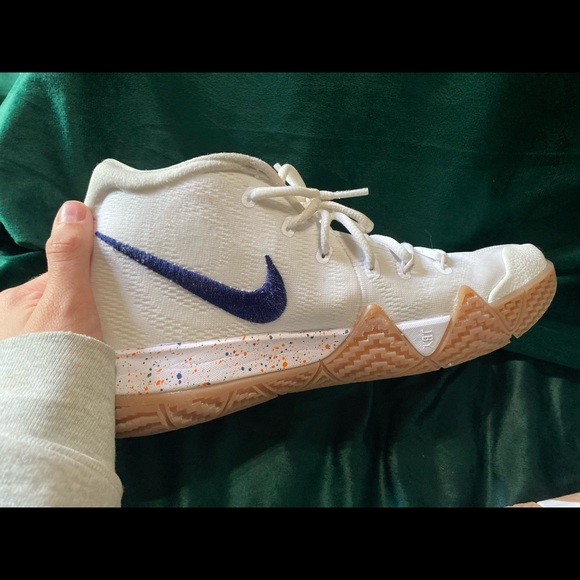 These are very nice they do have some stains but you can barely see !! - Picture 4 of 5